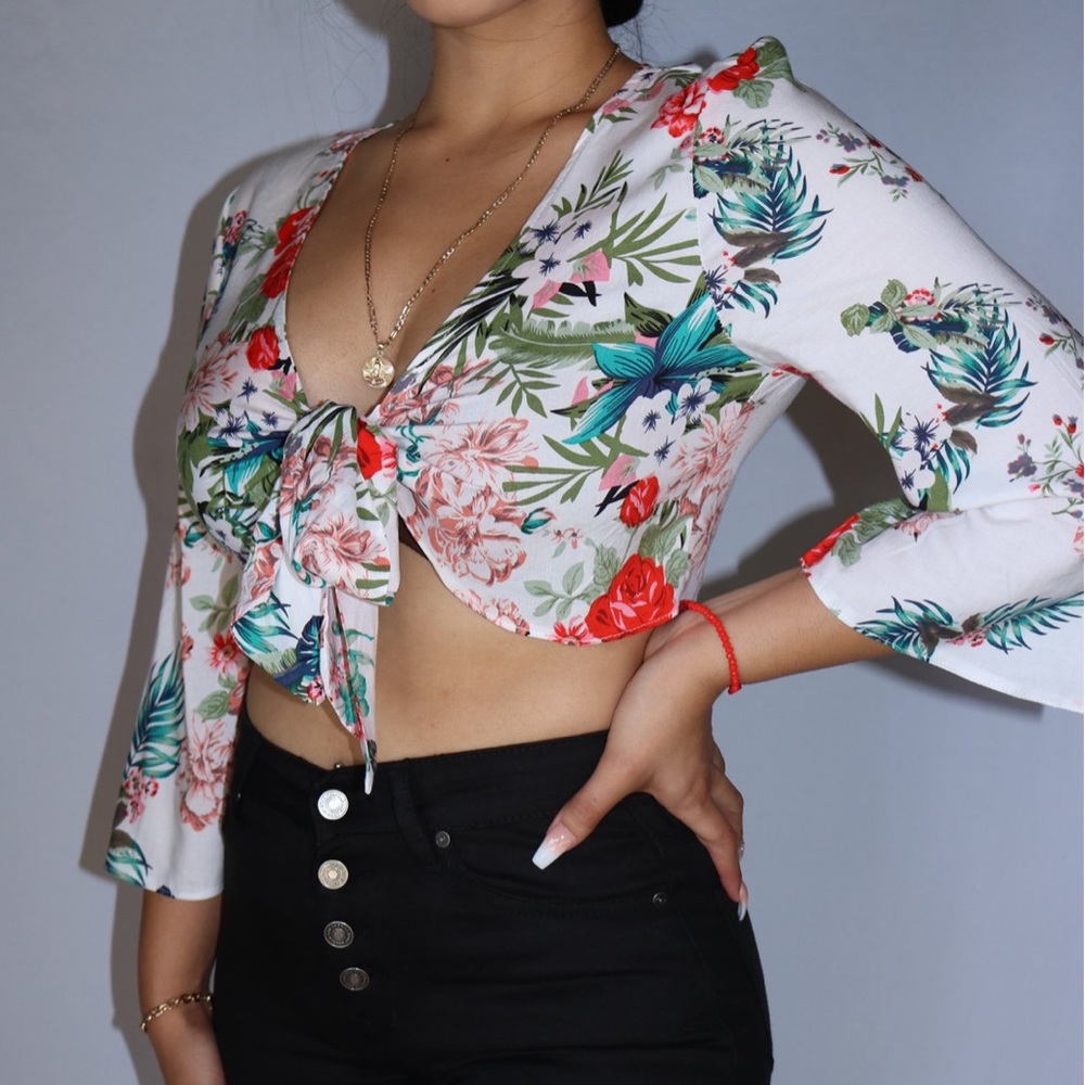 NWT Floral Top 🏷